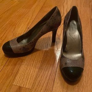 Black and Brown snake print Tahari heels